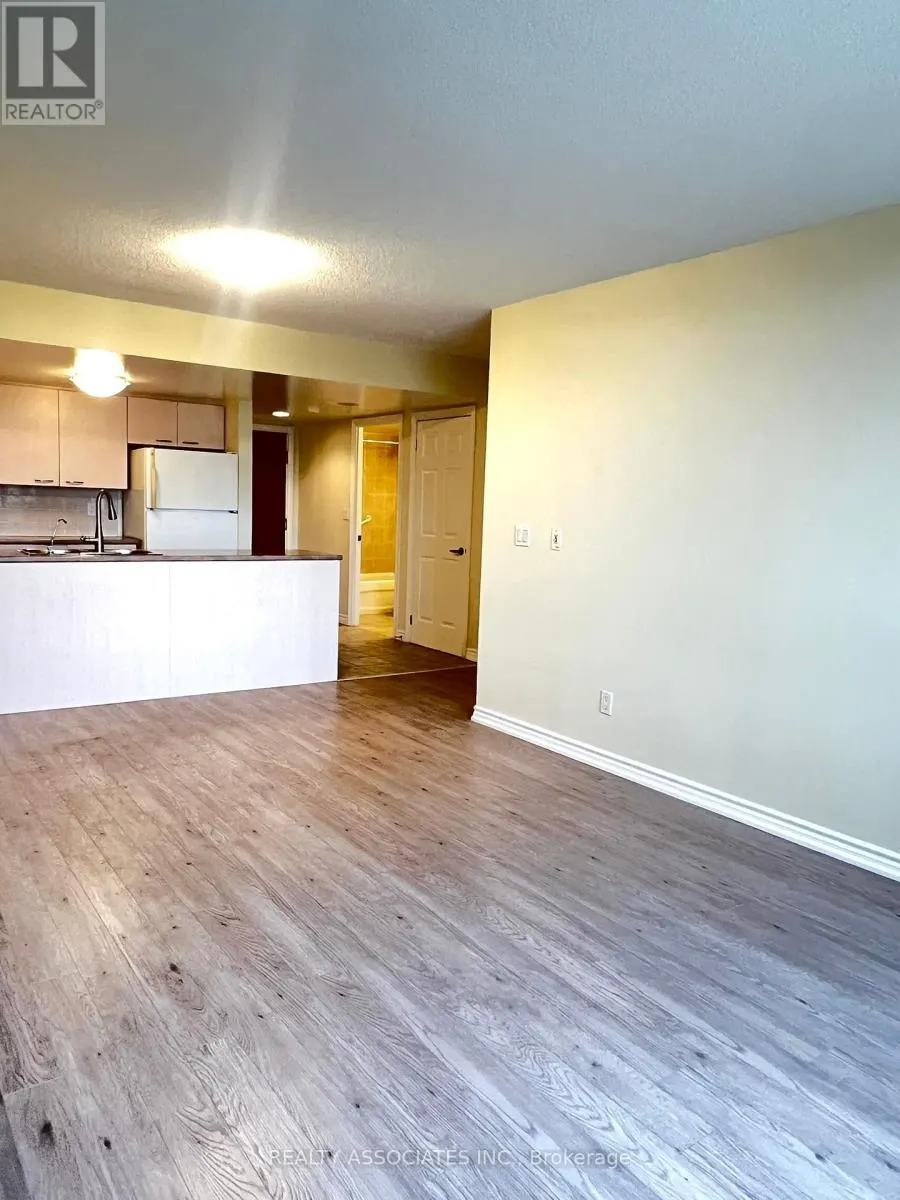 303 - 130 POND DRIVE