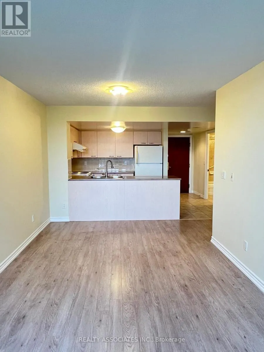 303 - 130 POND DRIVE