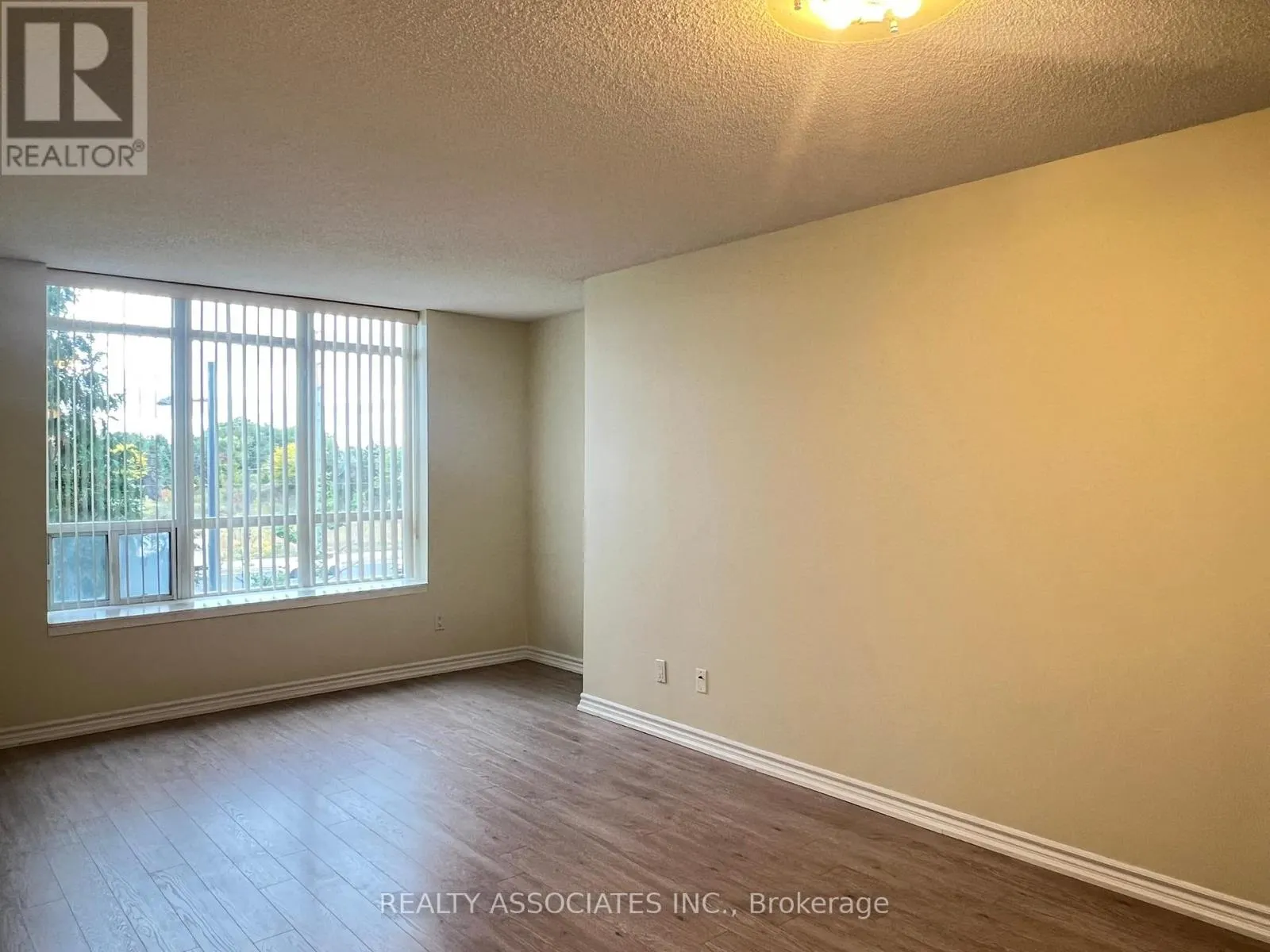 303 - 130 POND DRIVE