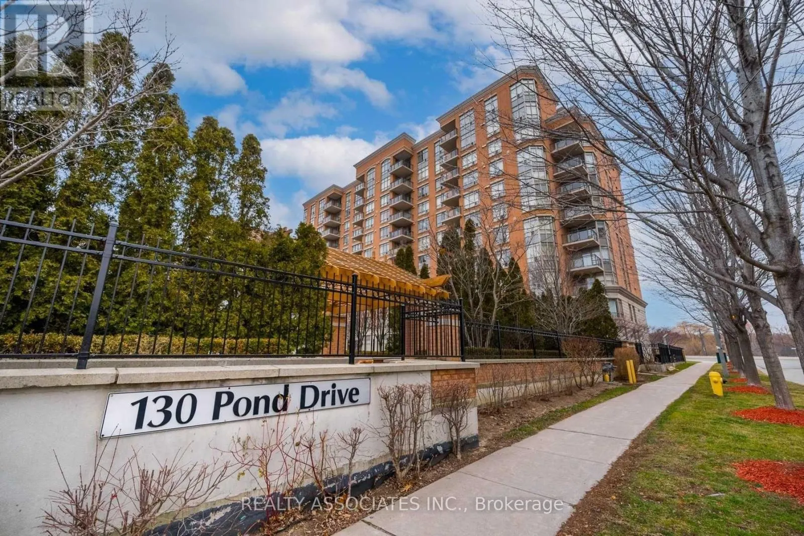 303 - 130 POND DRIVE