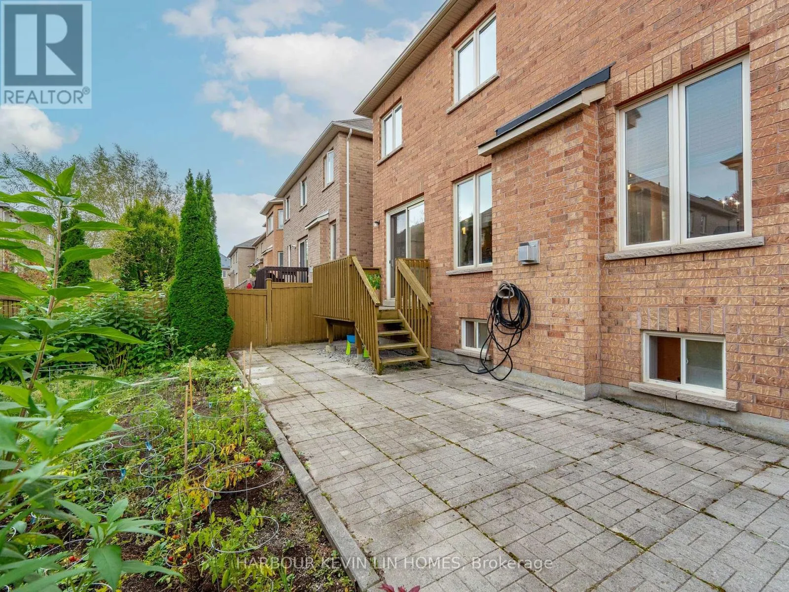 60 SEIFFER CRESCENT