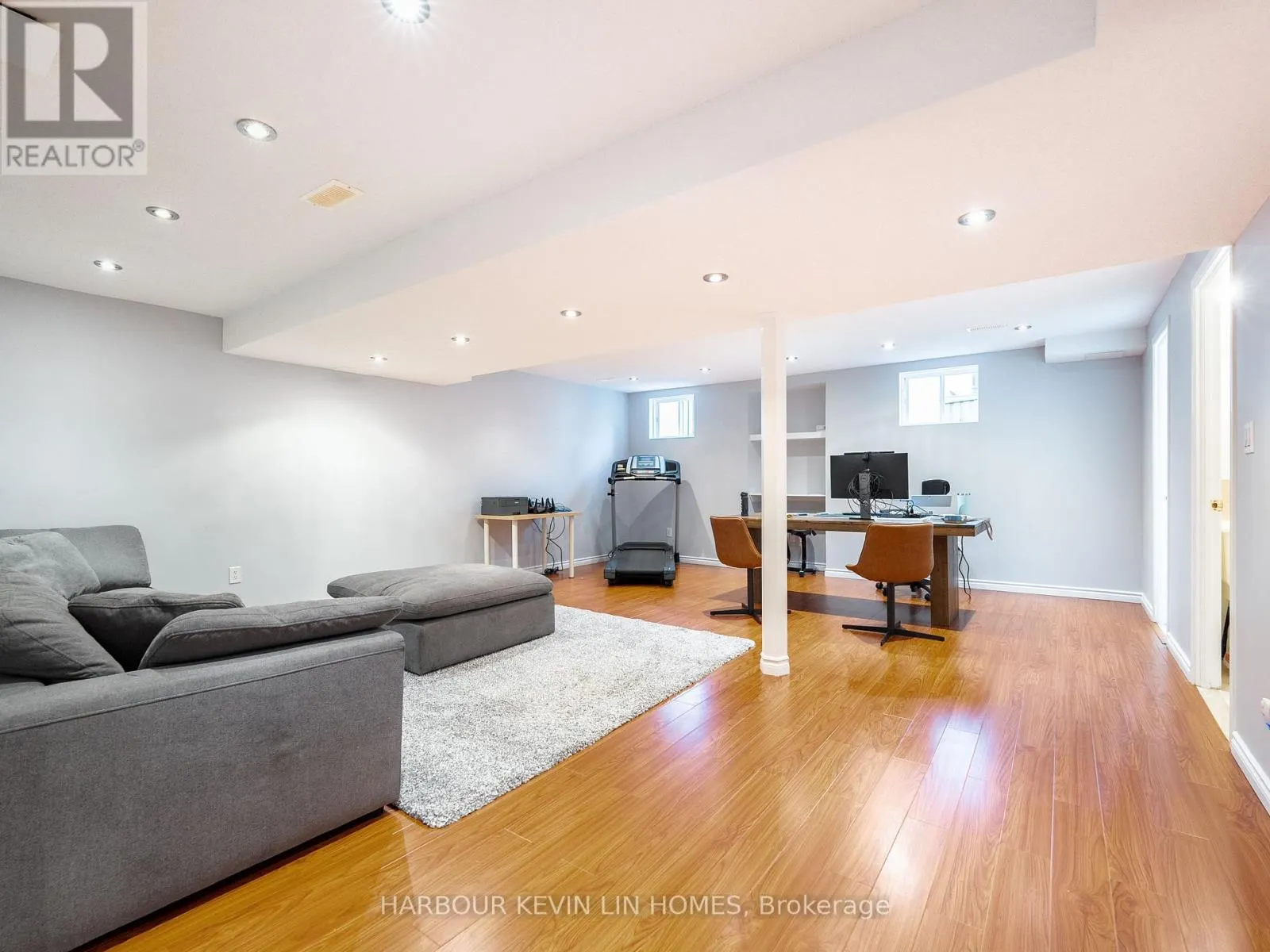 60 SEIFFER CRESCENT