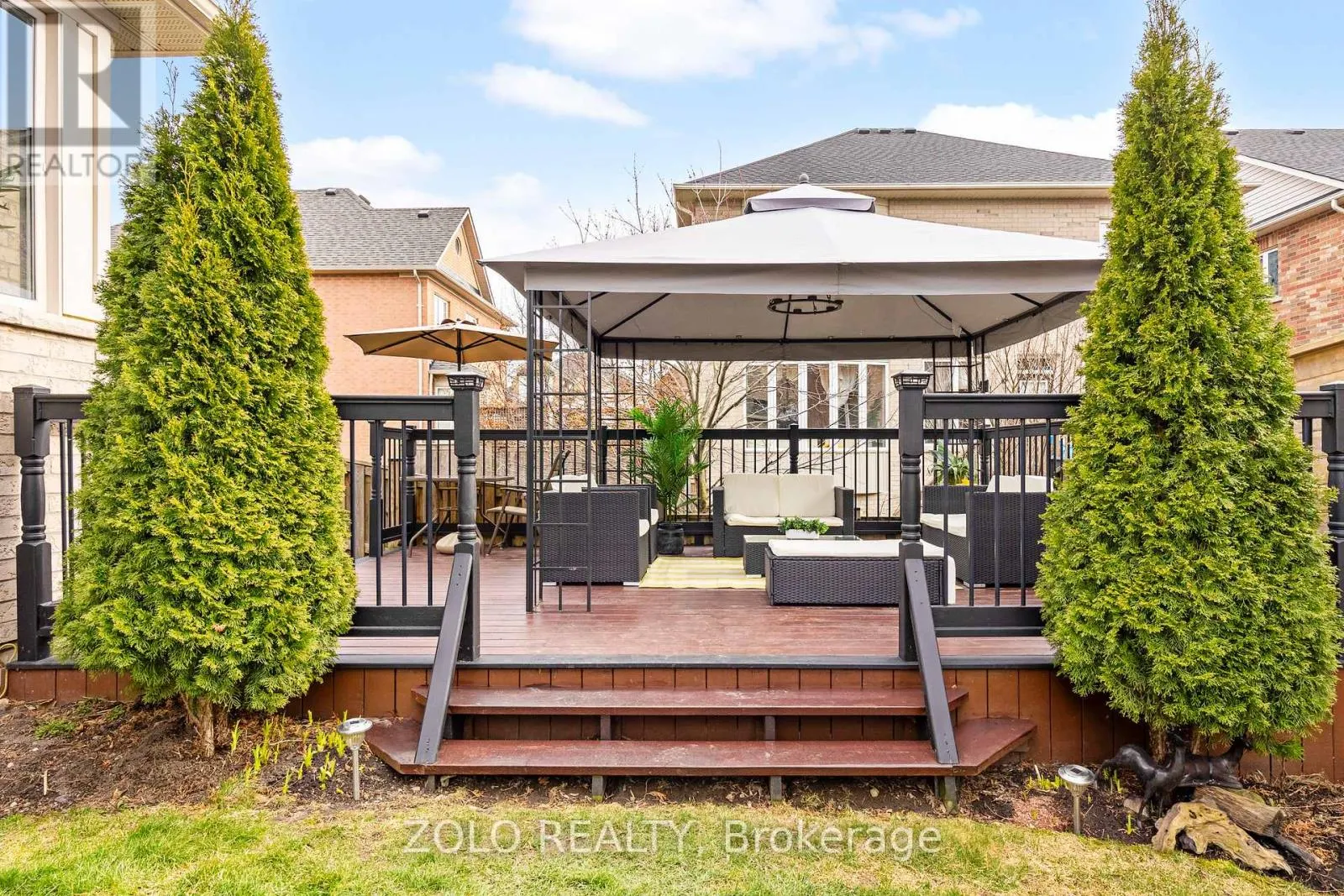 11 JOHN DAVIS GATE