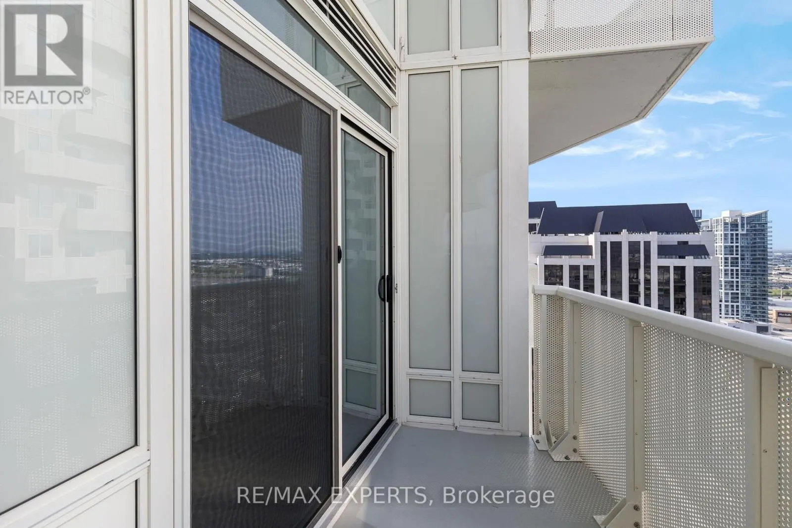 2201 - 474 CALDARI ROAD