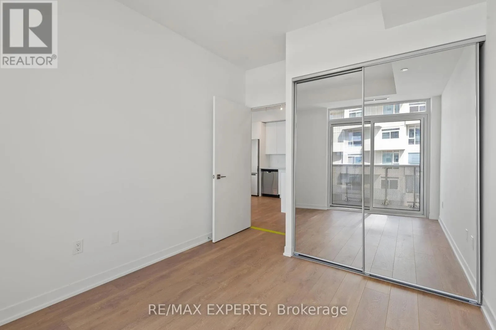 2201 - 474 CALDARI ROAD