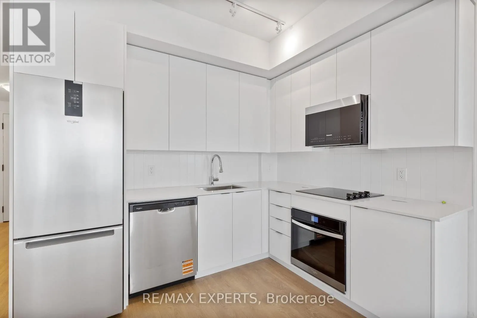 2201 - 474 CALDARI ROAD