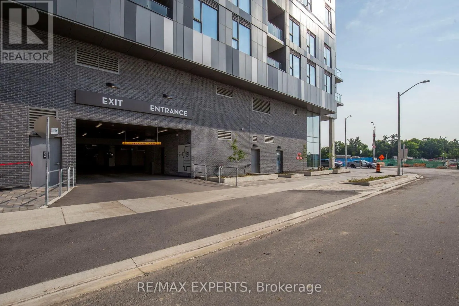 2201 - 474 CALDARI ROAD