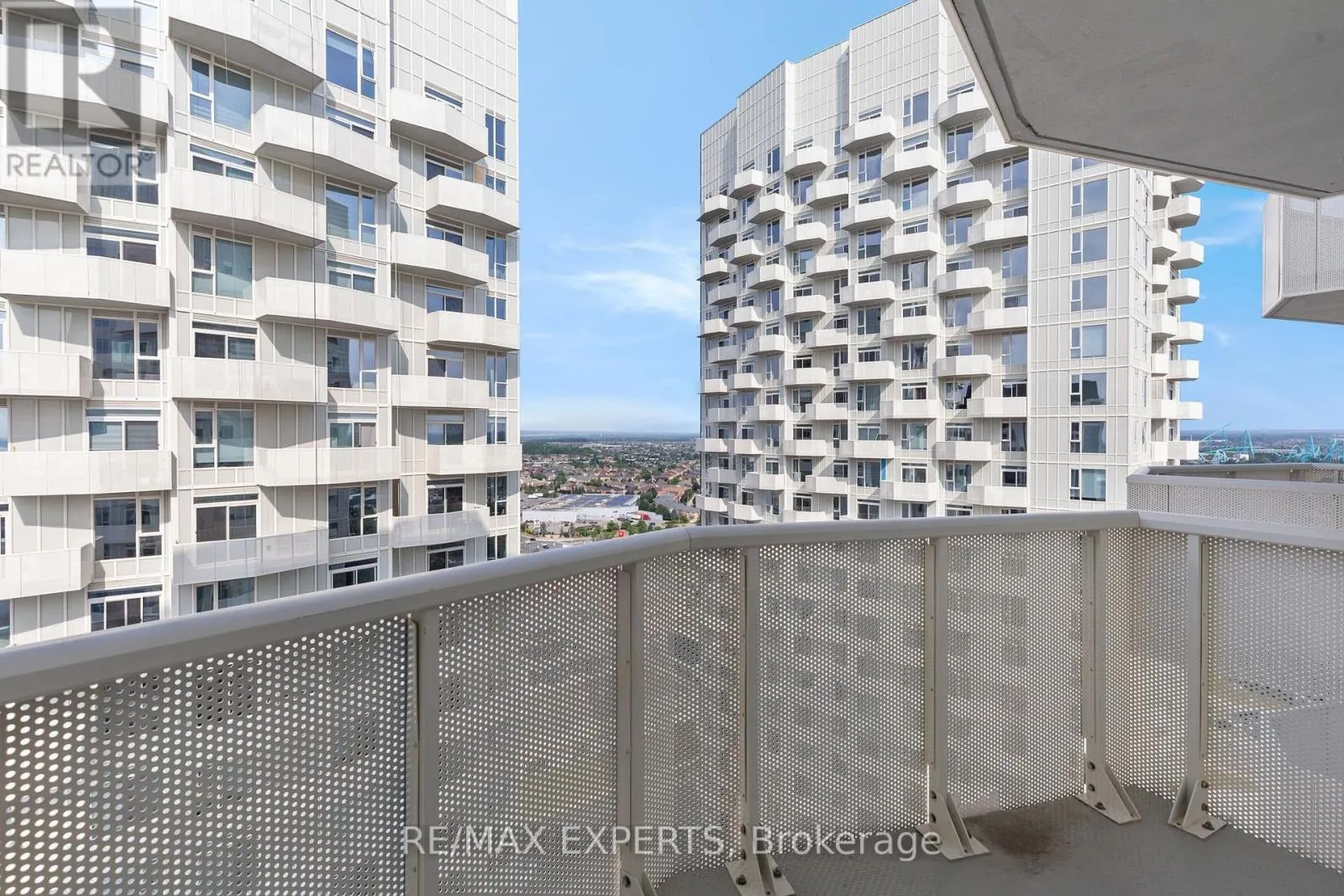 2201 - 474 CALDARI ROAD