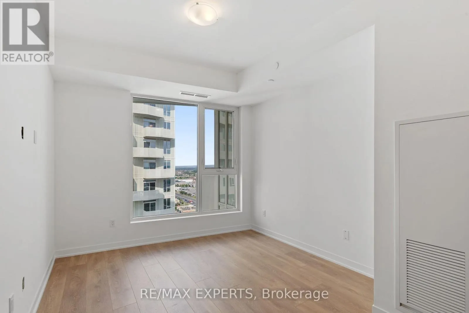 2201 - 474 CALDARI ROAD