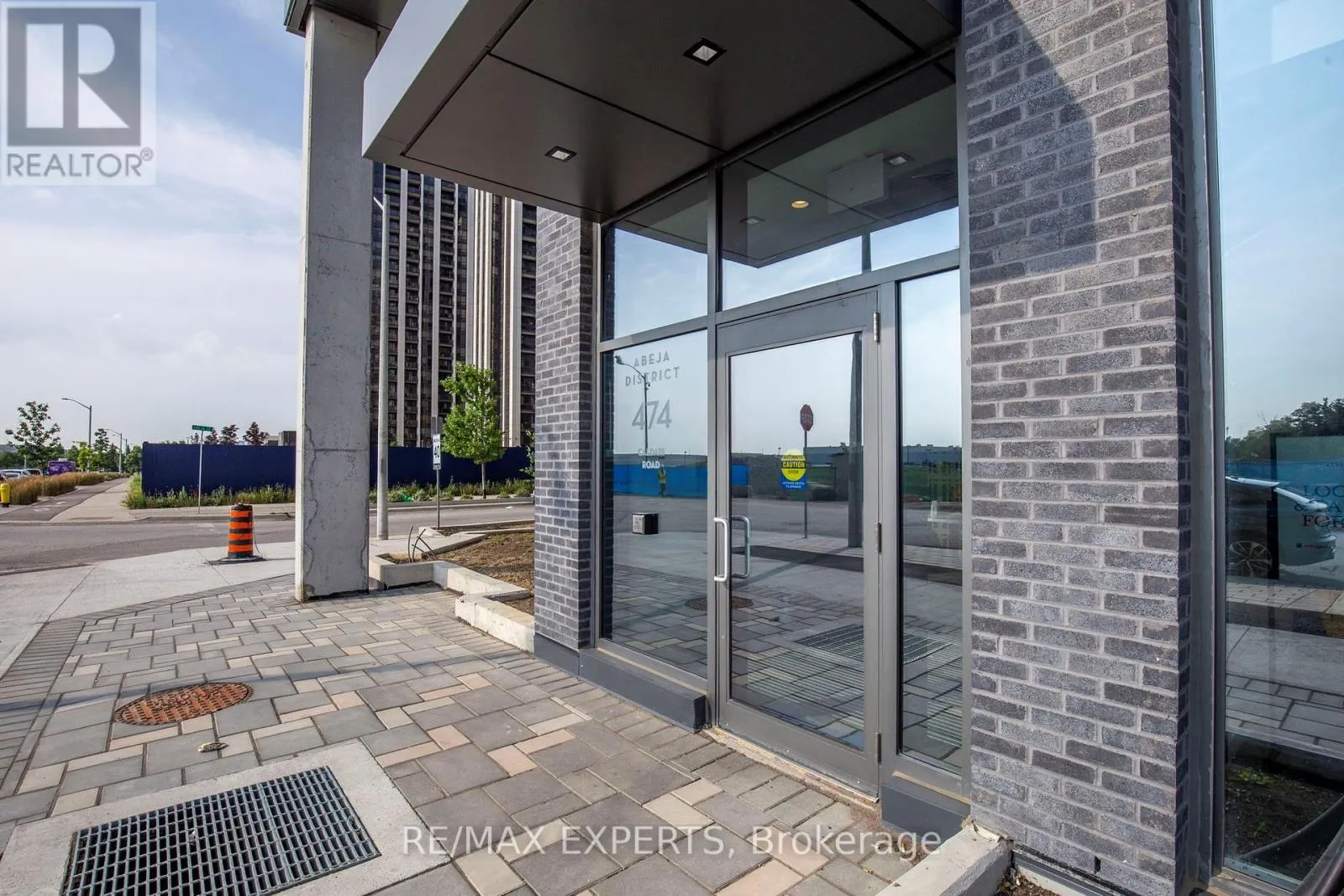 2201 - 474 CALDARI ROAD