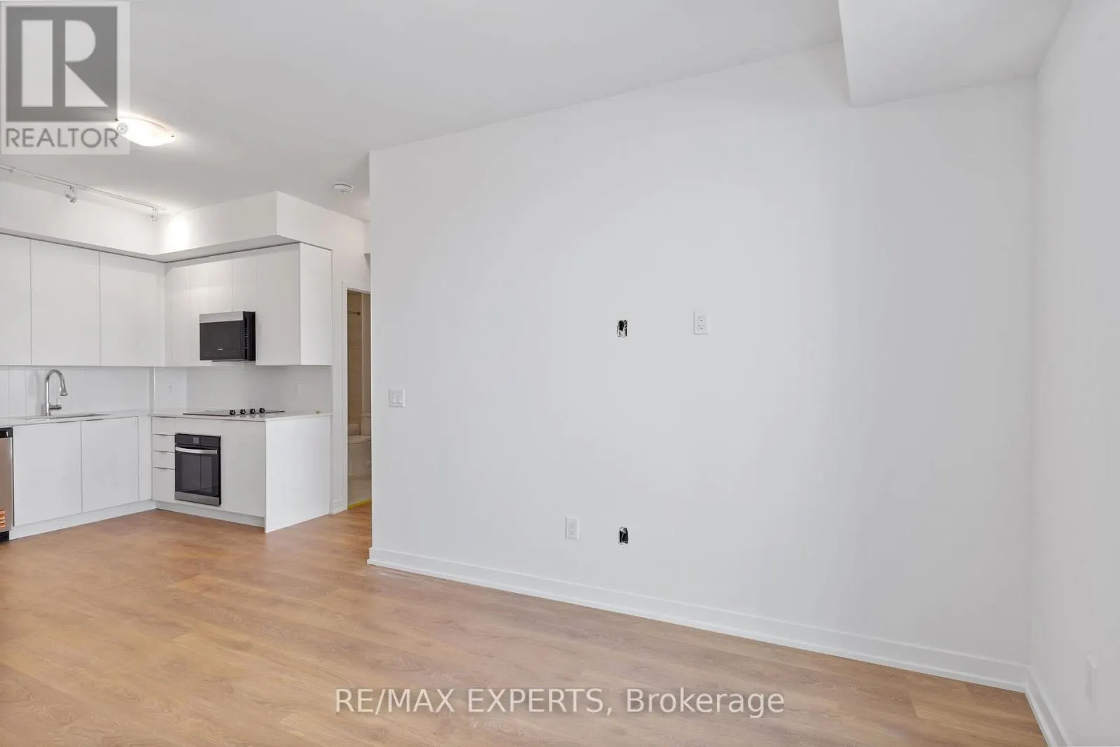 2201 - 474 CALDARI ROAD