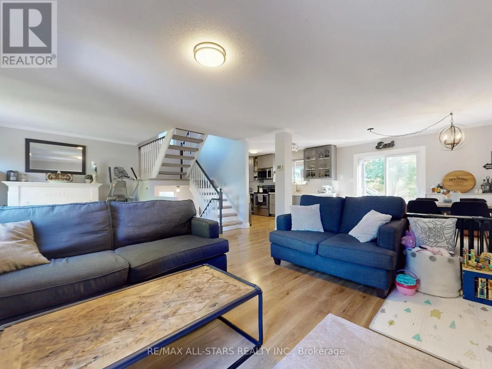 21 ANNAMARIA DRIVE
