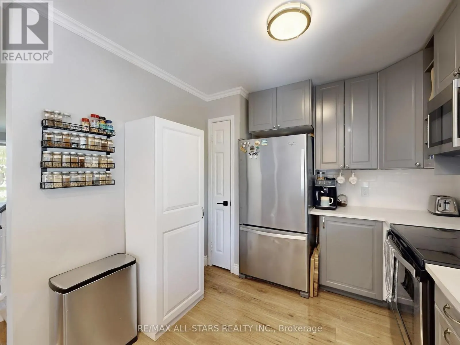 21 ANNAMARIA DRIVE
