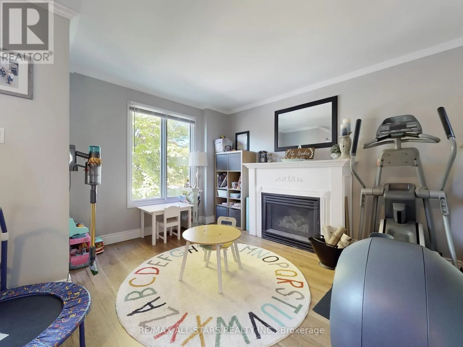 21 ANNAMARIA DRIVE