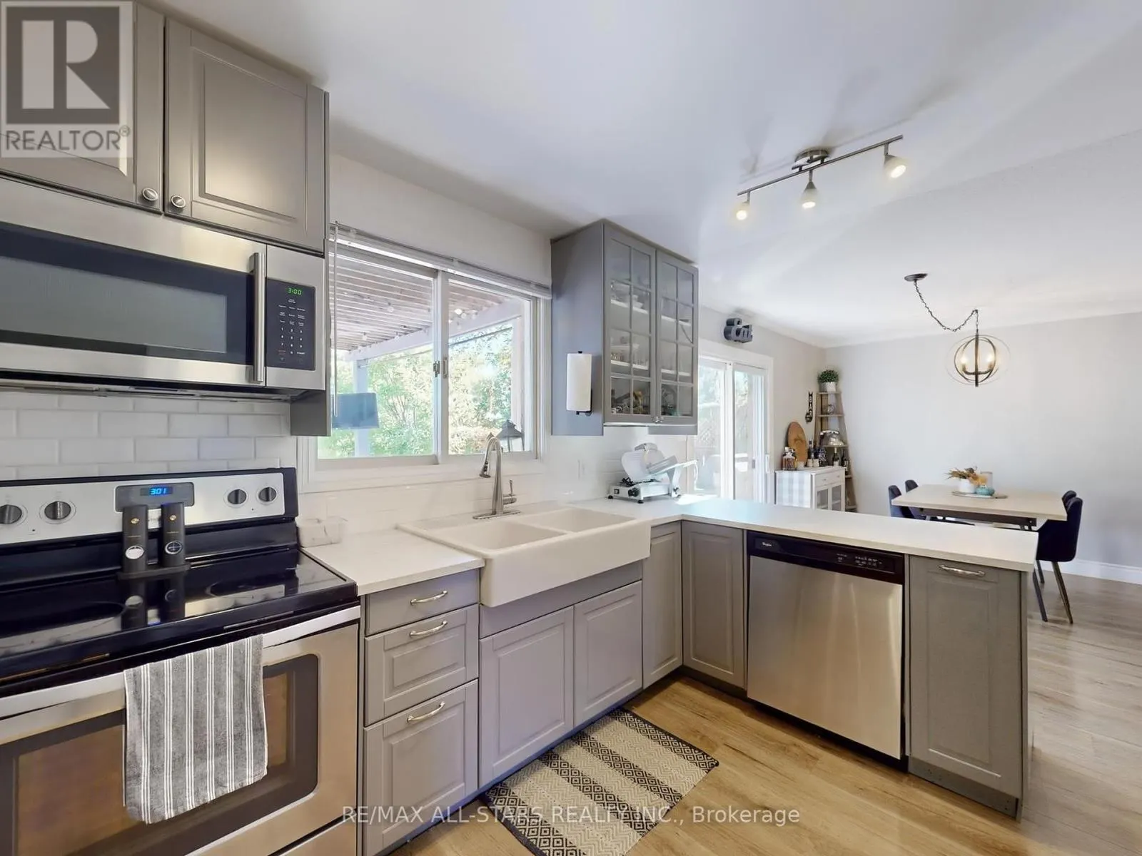 21 ANNAMARIA DRIVE