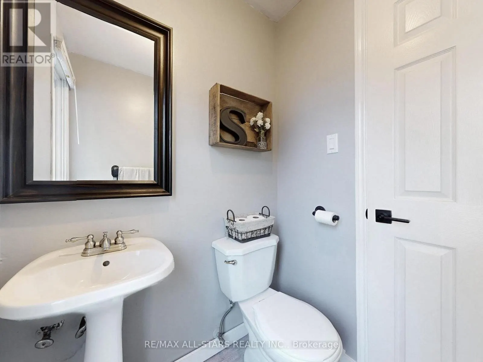 21 ANNAMARIA DRIVE