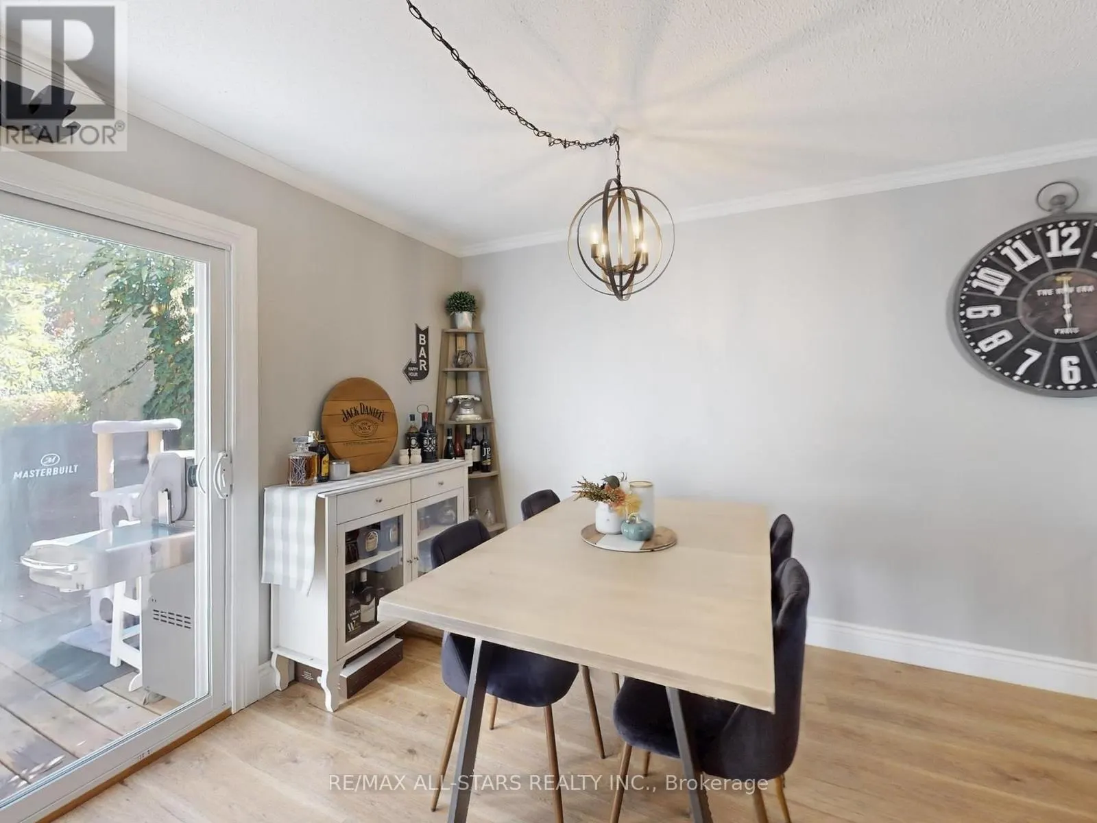 21 ANNAMARIA DRIVE