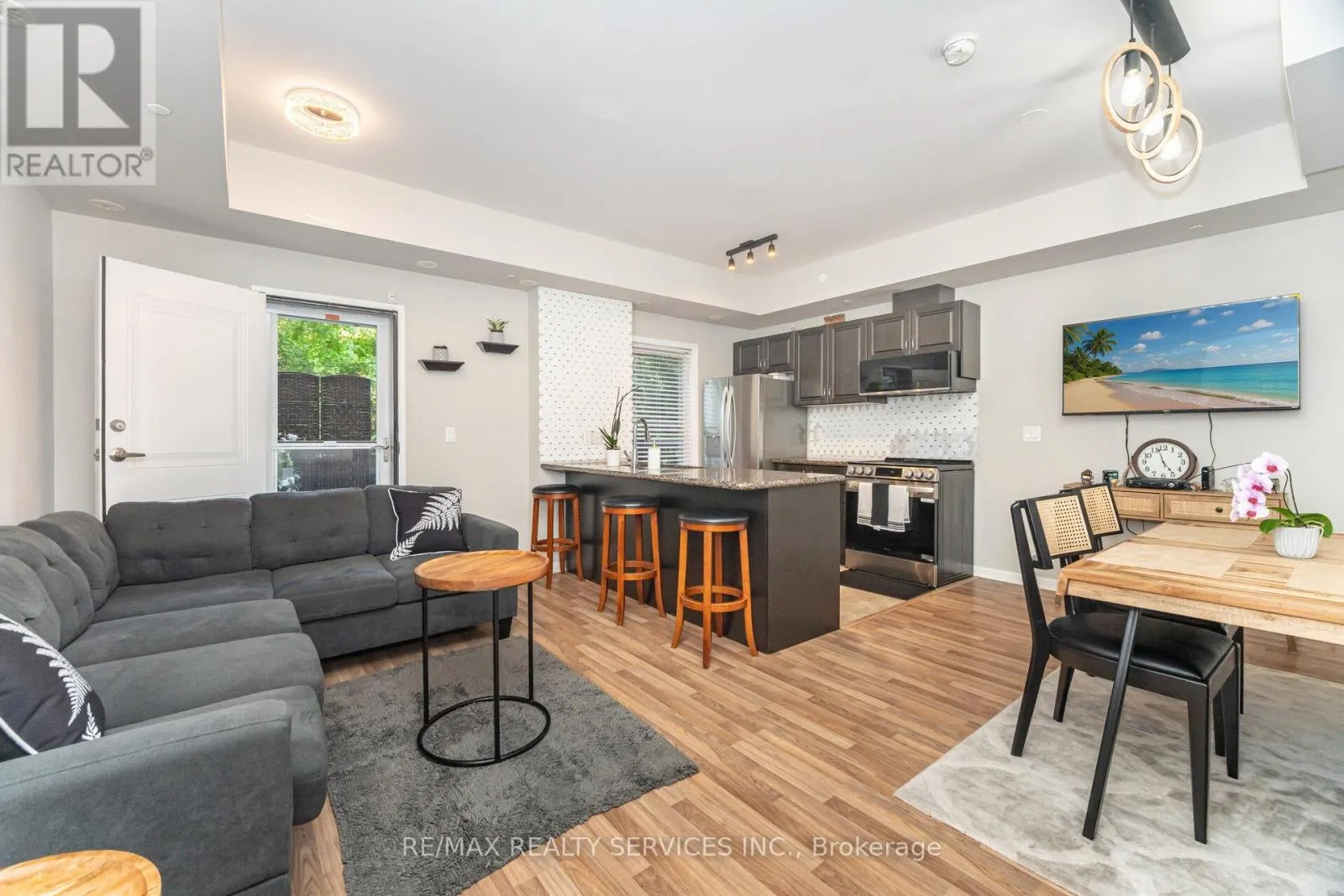 106 - 9589 KEELE STREET