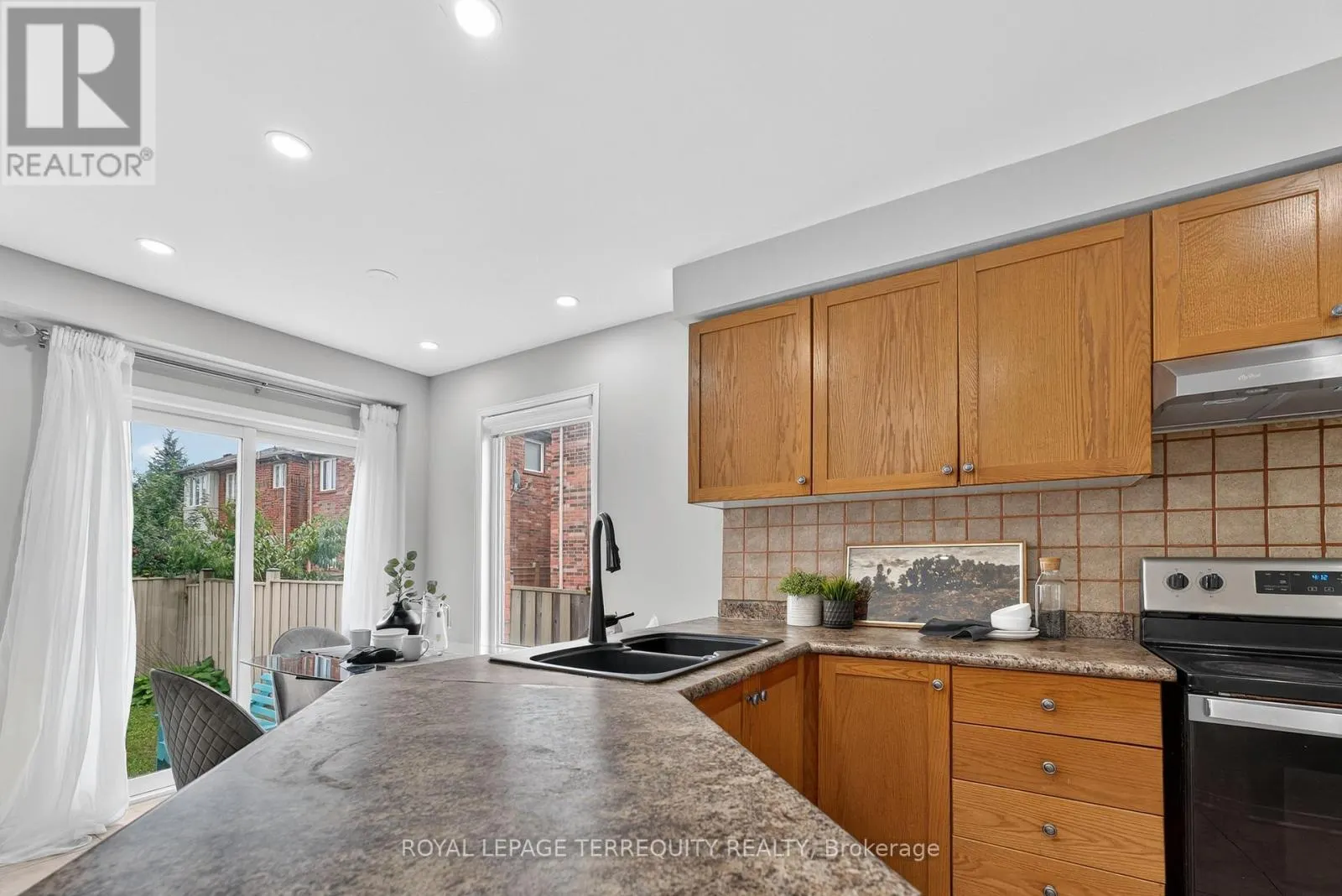 319 PENNDUTCH CIRCLE