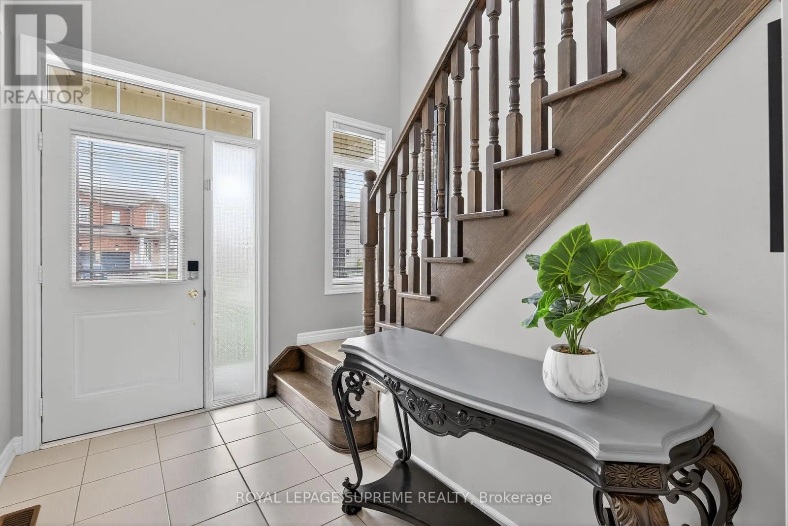 28 MANDLEY STREET