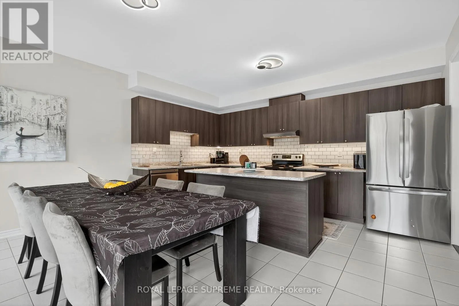 28 MANDLEY STREET