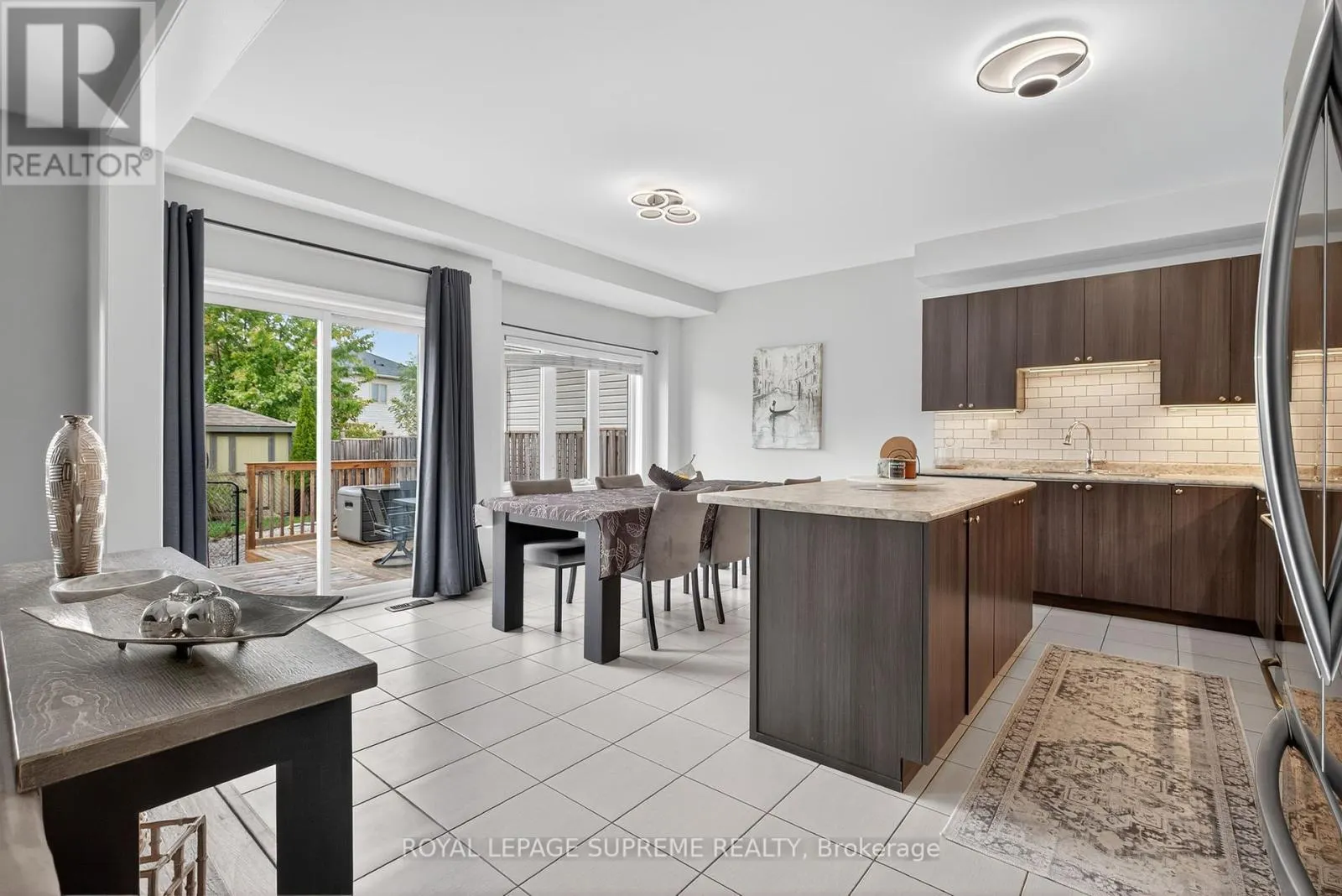 28 MANDLEY STREET