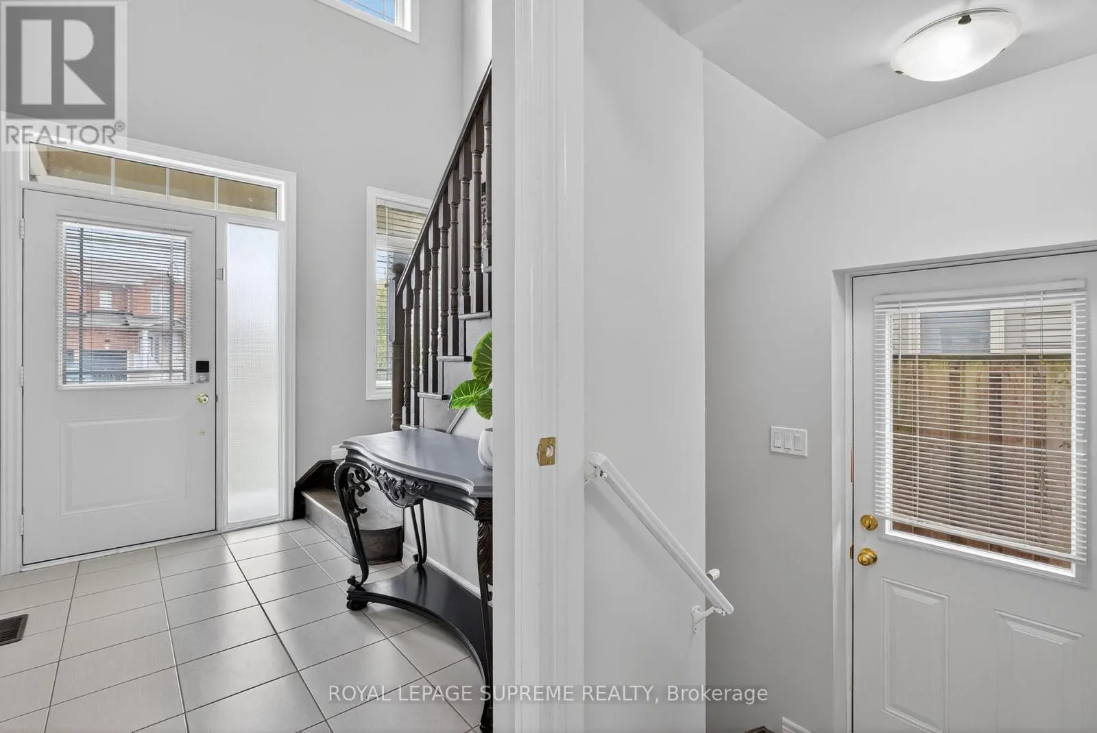 28 MANDLEY STREET
