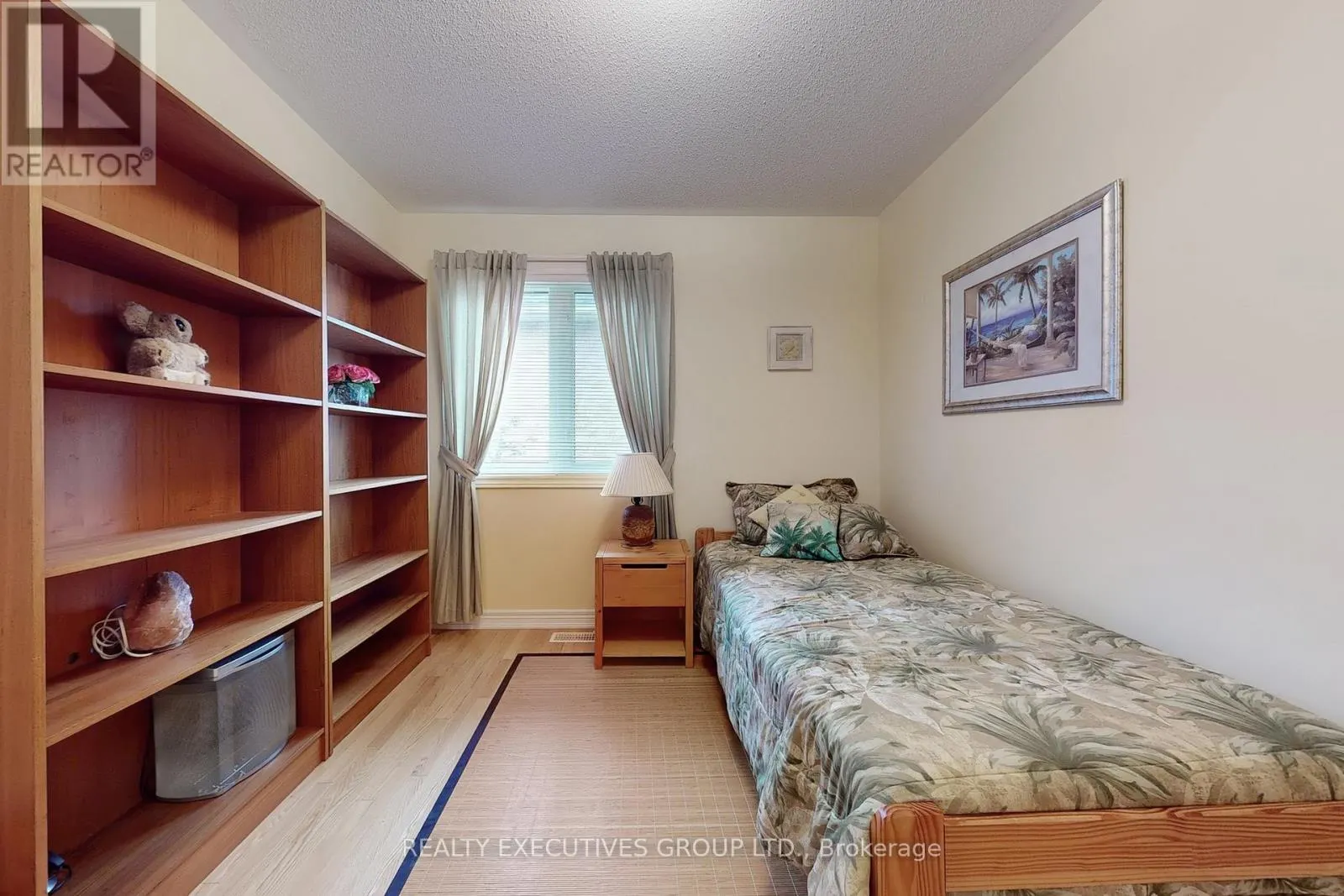 32 SHADOW FALLS DRIVE
