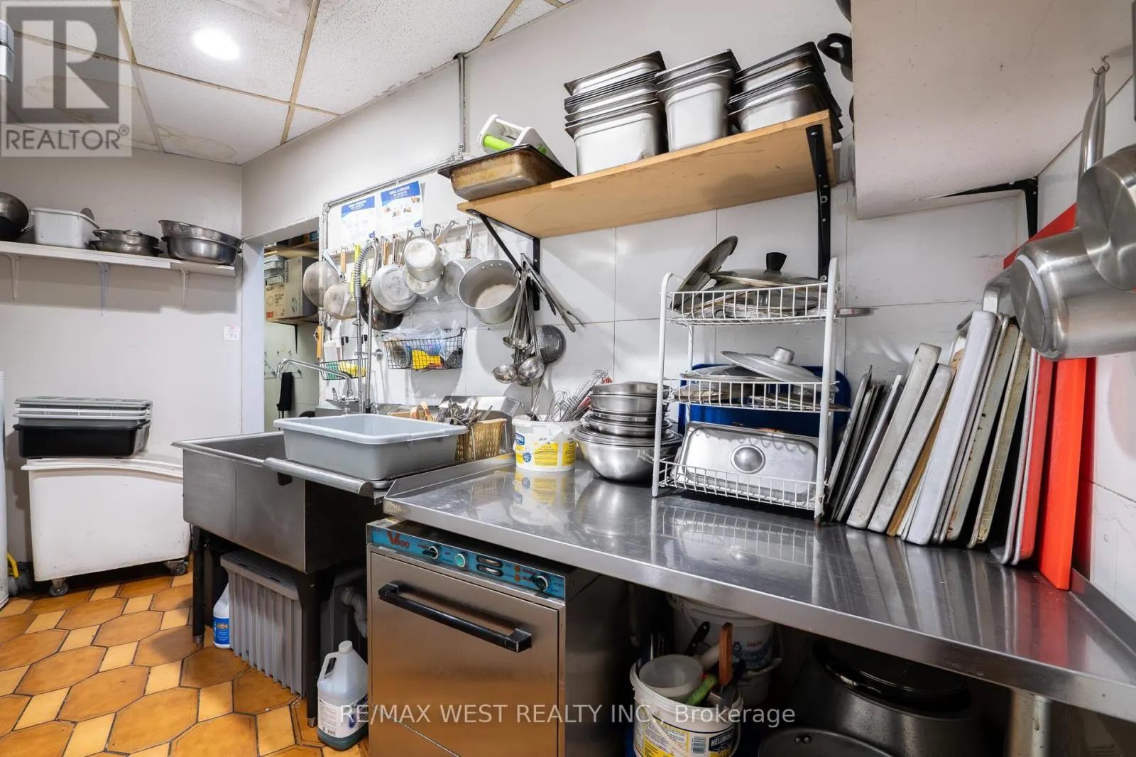 6 - 2180 STEELES AVENUE W