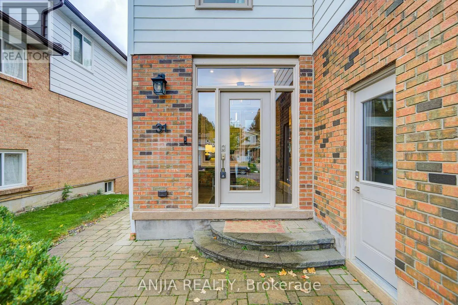 31 HOLM CRESCENT