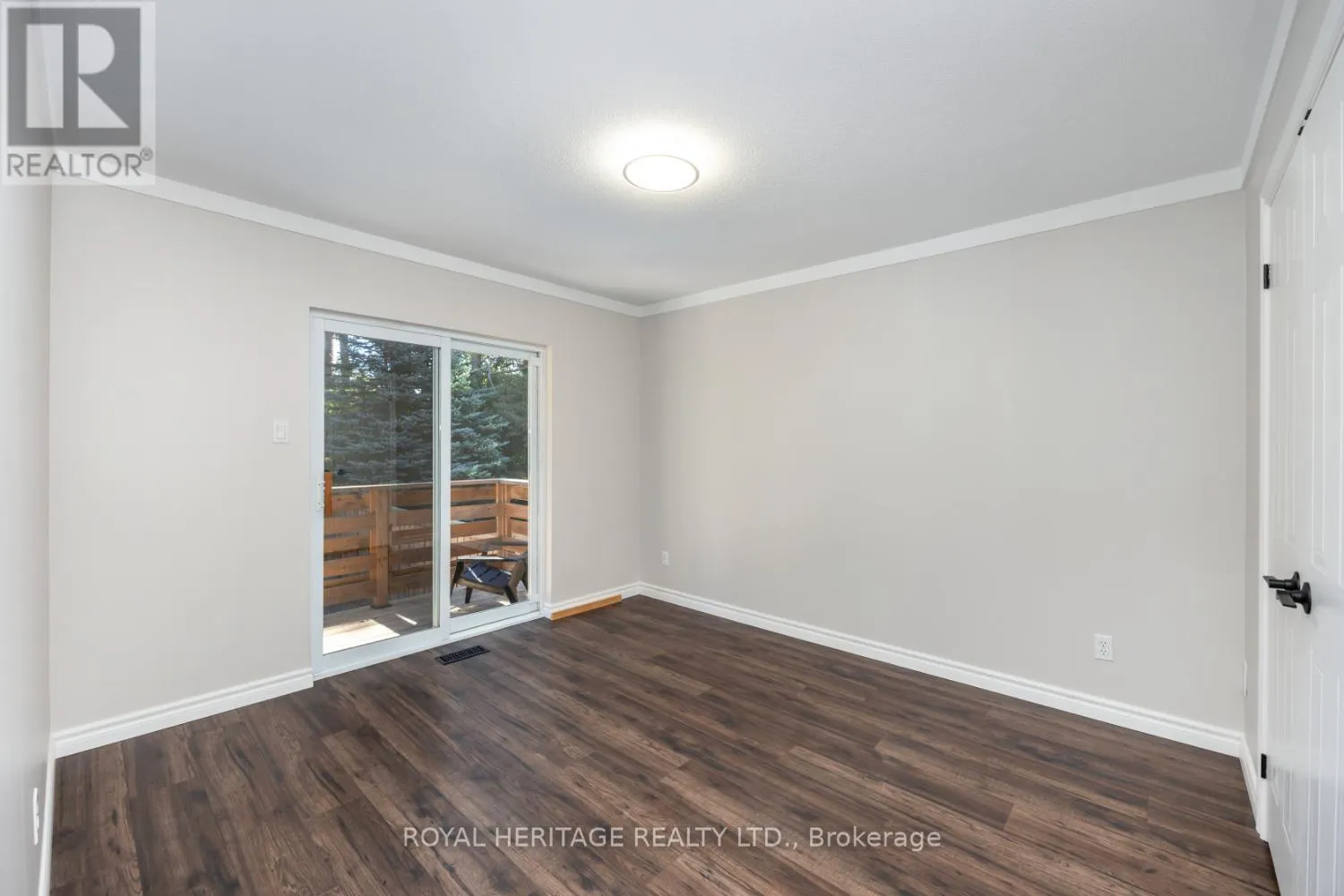 71 KATE AITKEN CRESCENT