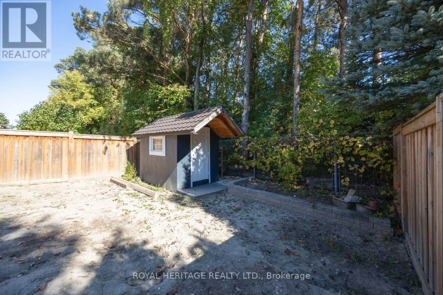 71 KATE AITKEN CRESCENT