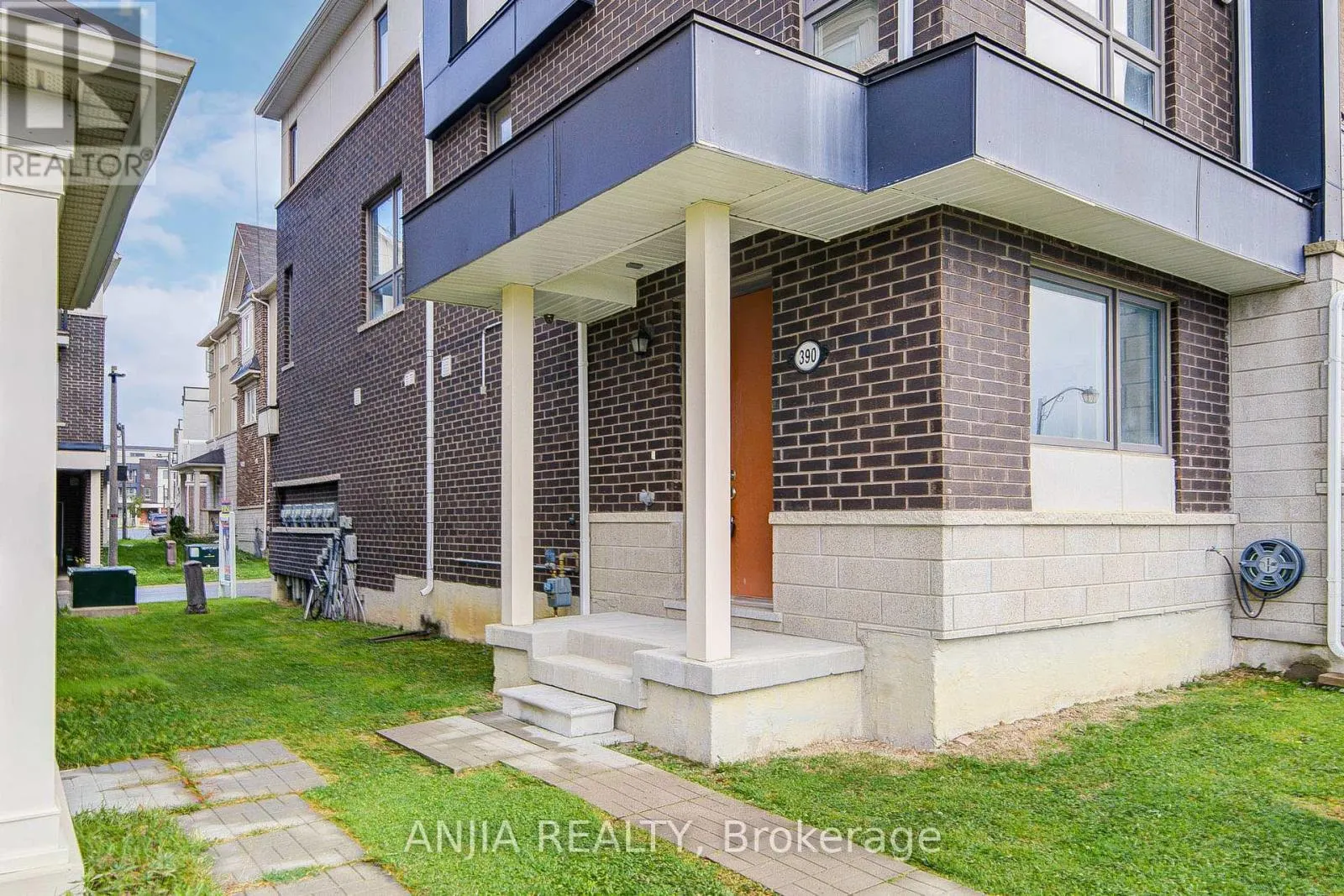 390 ARTHUR BONNER AVENUE