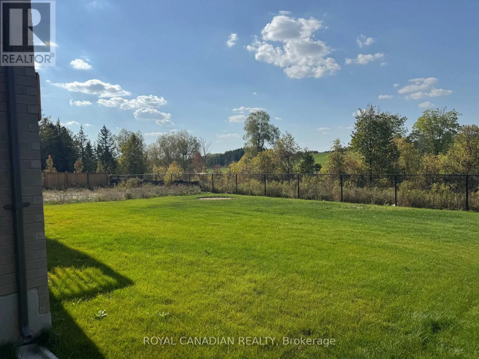 81 SETTLERS CRESCENT