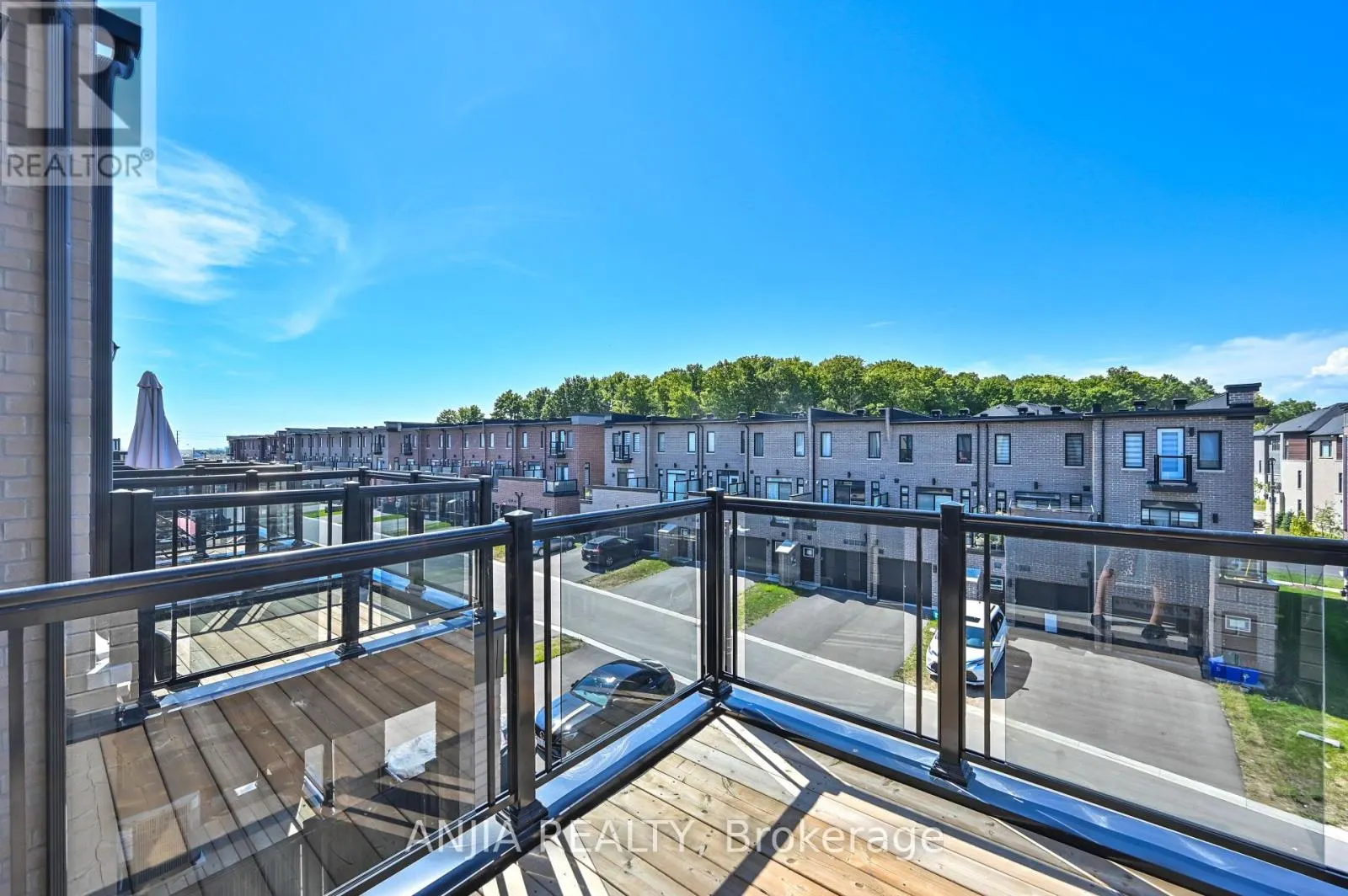 100 STAUFFER CRESCENT