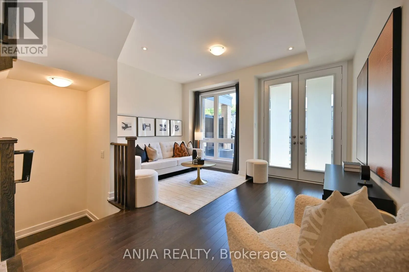 100 STAUFFER CRESCENT