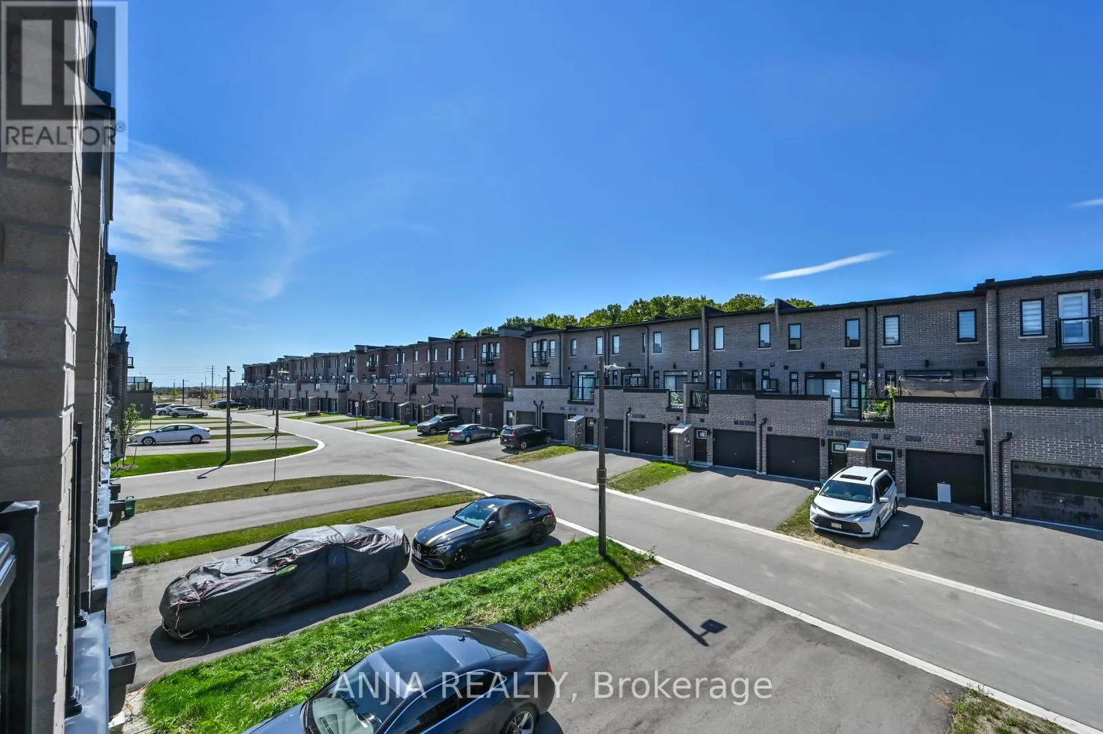 100 STAUFFER CRESCENT