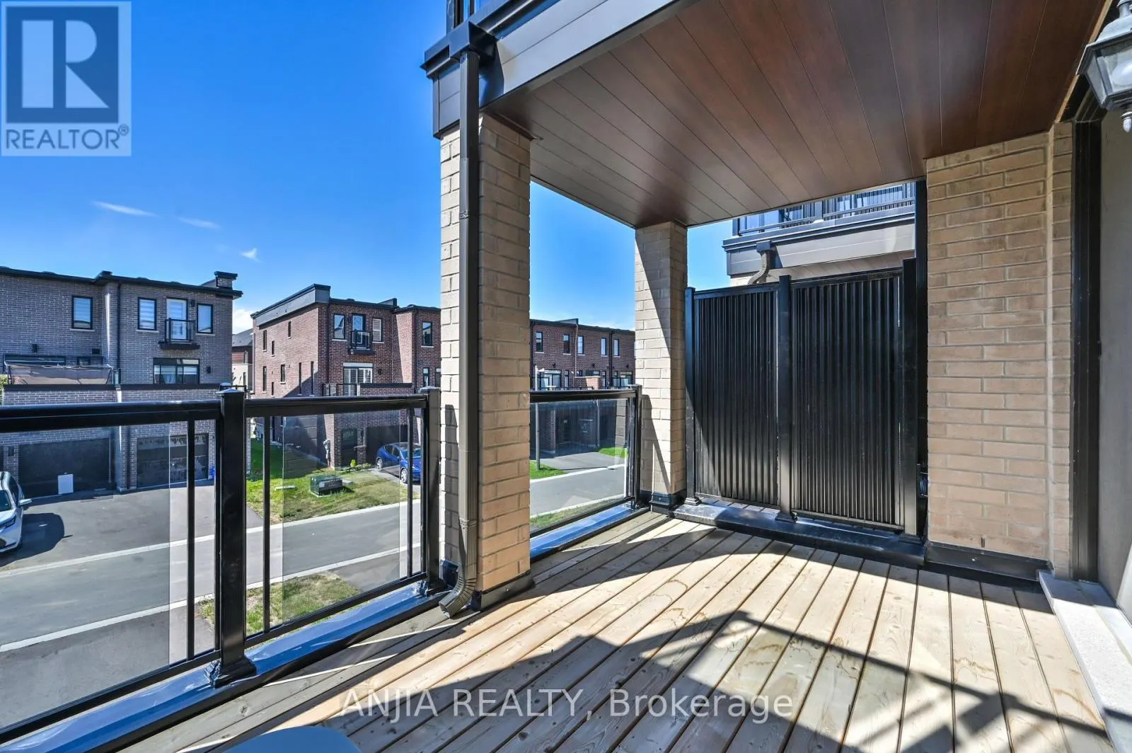 100 STAUFFER CRESCENT