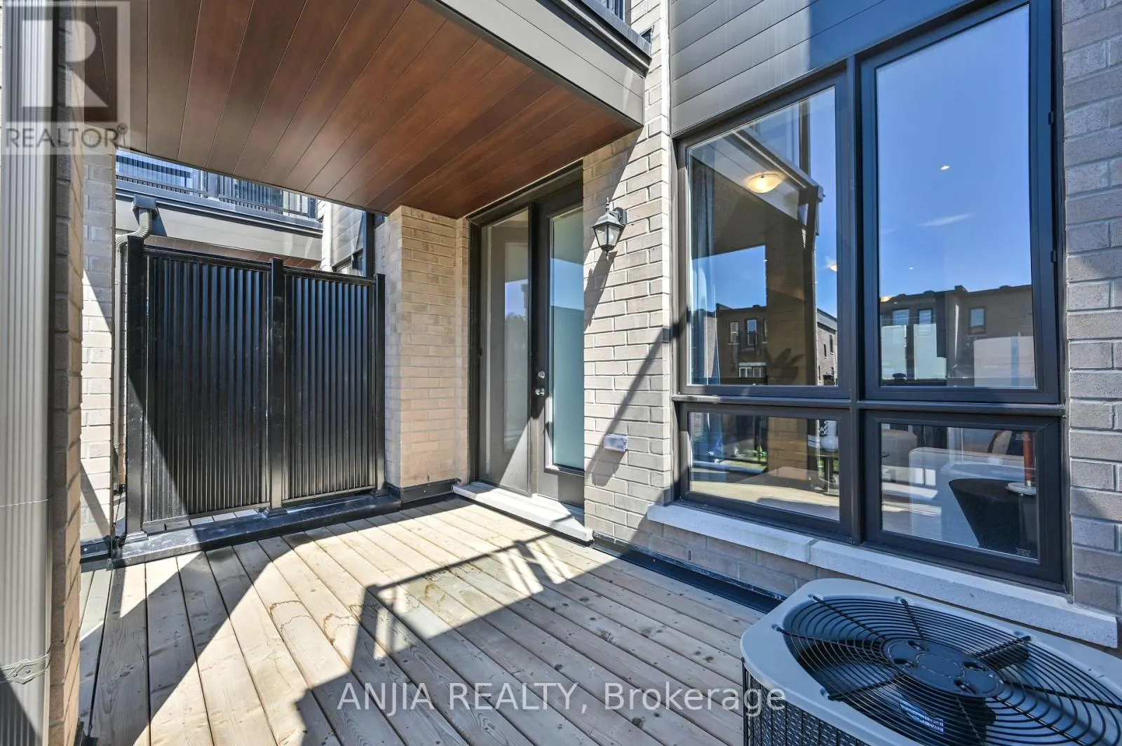 100 STAUFFER CRESCENT