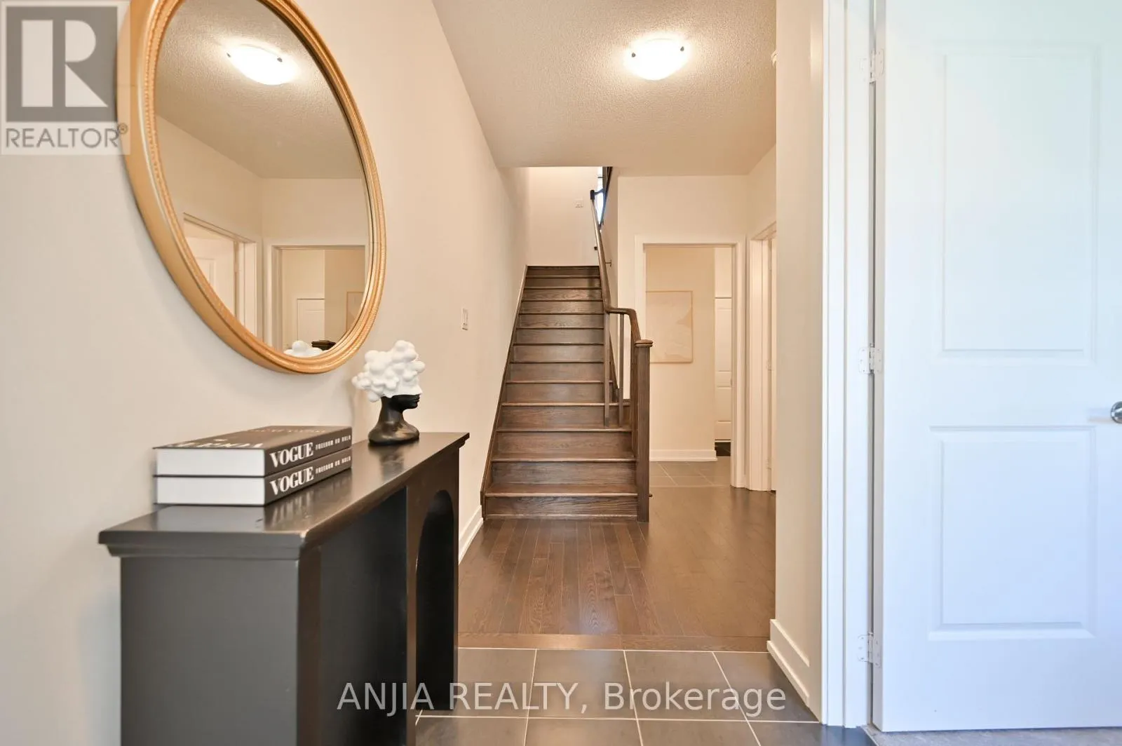 100 STAUFFER CRESCENT