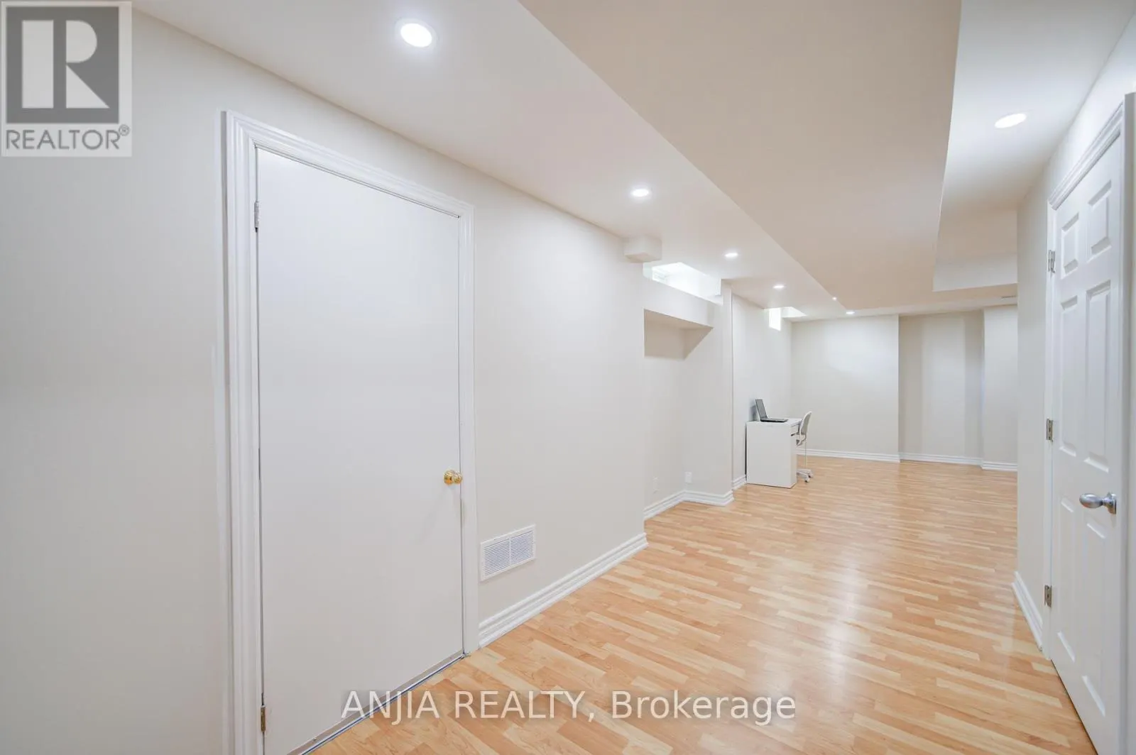 4 JAMES RATCLIFF AVENUE