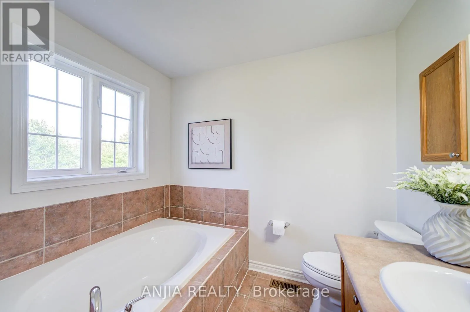 4 JAMES RATCLIFF AVENUE