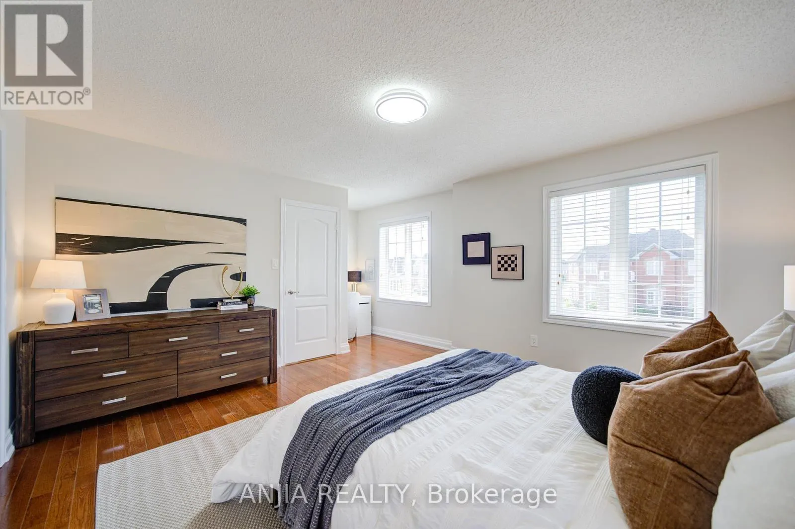 4 JAMES RATCLIFF AVENUE