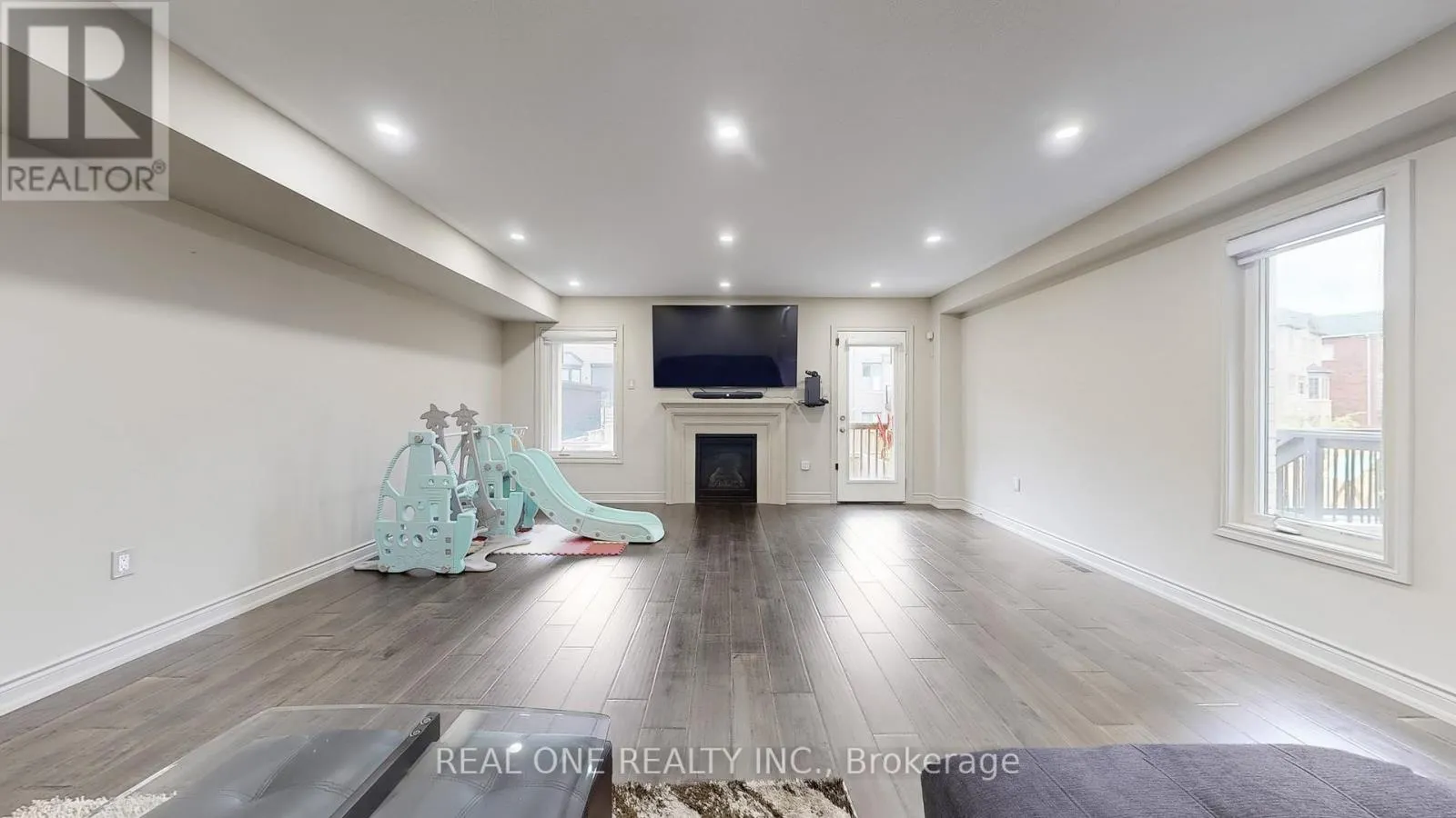 193 CRANBROOK CRESCENT