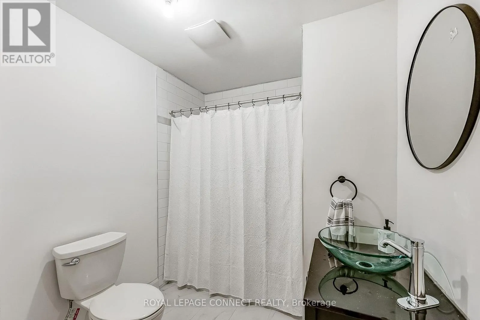 17 DON HADDEN CRESCENT