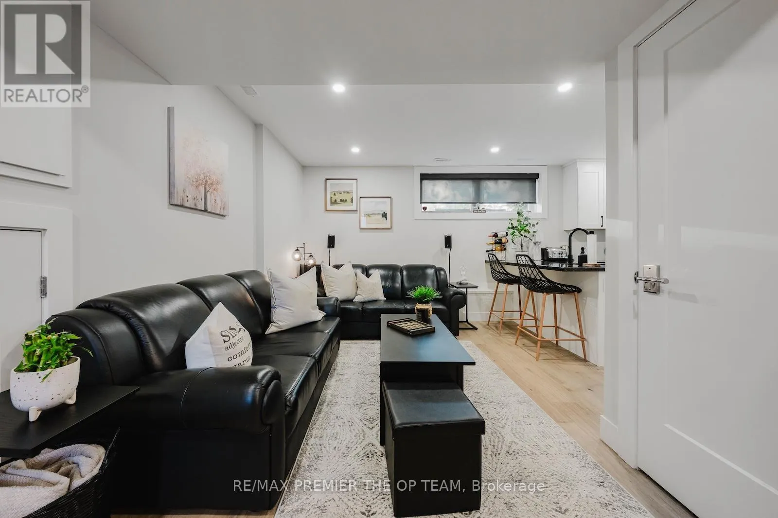 15 RODCLIFF ROAD