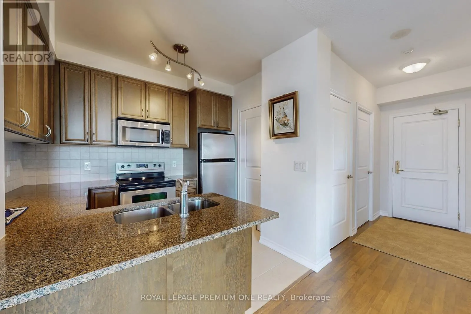 606 - 9235 JANE STREET