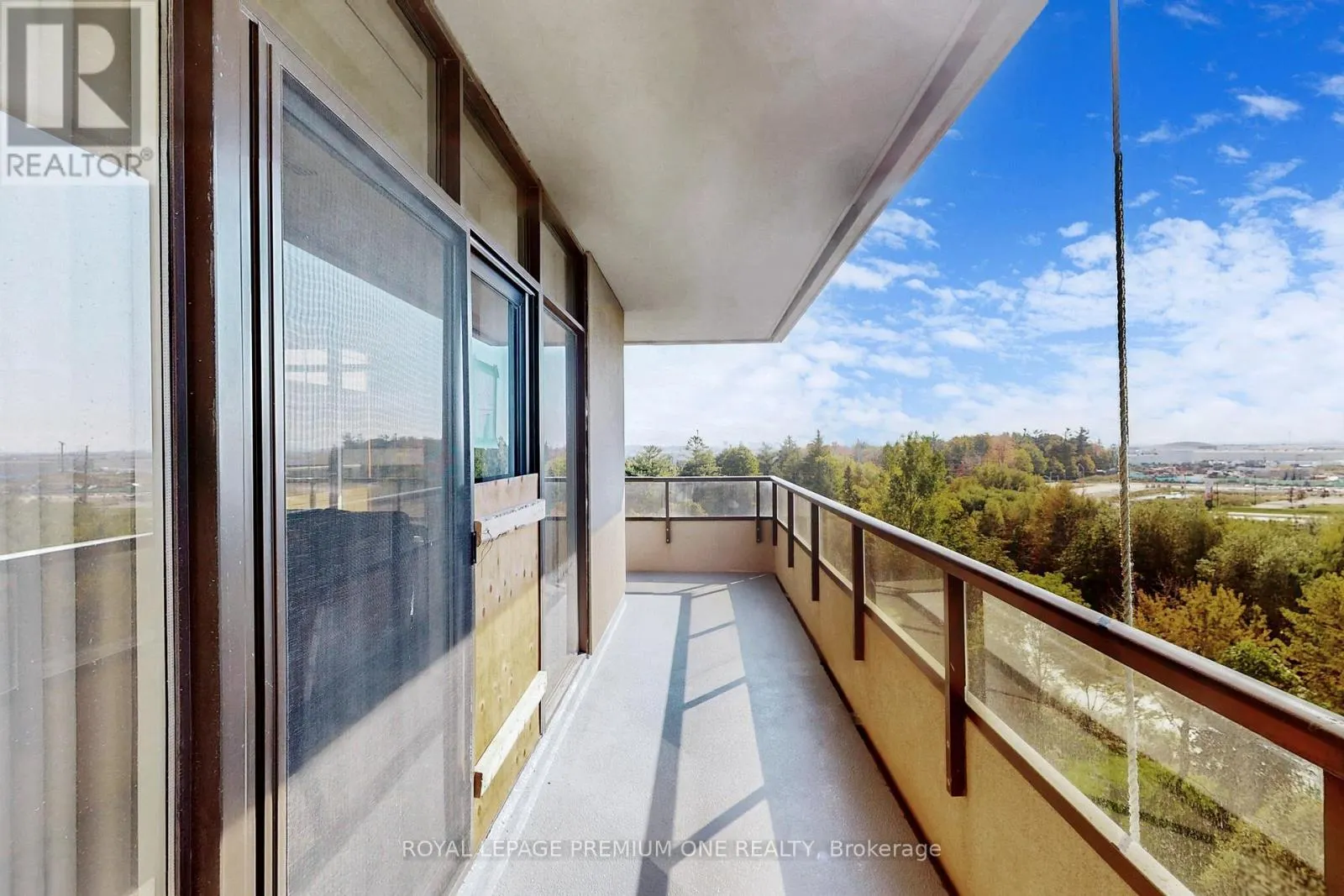 606 - 9235 JANE STREET
