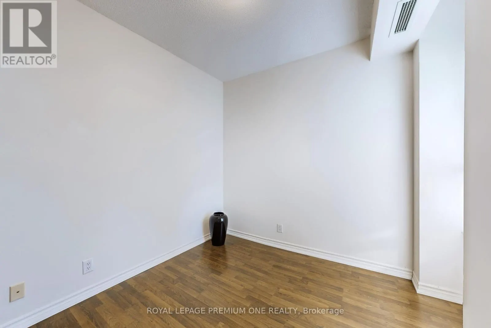 606 - 9235 JANE STREET
