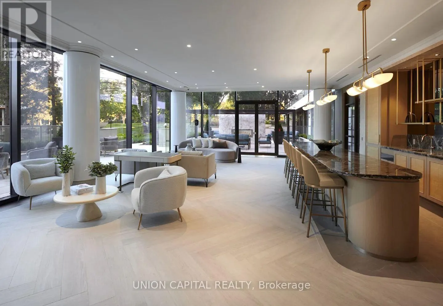 19 - 399 ROYAL ORCHARD BOULEVARD